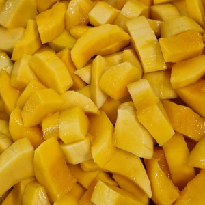 Mitades de mango dulce y maduro en almíbar - Product Image 1