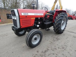 Tracteurs agricoles multifonctionnels d'occasion Massey Ferguson MF S1304 - Tracteurs de 130 ch à vendre - Product Image 6