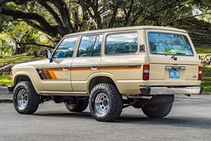 แลนด์ครุยเซอร์ FJ60 รุ่นคลาสสิค ปี 1983 เกียร์ธรรมดา 5 สปีด ขับเคลื่อน 4 ล้อ สภาพสมบูรณ์ ใช้งานได้ดีเยี่ยม สะอาด ดีเยี่ยม พร้อมส่งออก ราคาดีที่สุด - Product Image 5