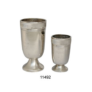 Florero de aluminio único con acabado de latón martillado y natural, florero hecho a mano para decoración del hogar y el jardín - Product Image 4