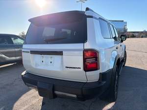 Neuf/d'occasion pour Prado 4x4 SUV tout-terrain avec boîte de vitesses automatique, conduite à gauche, sièges en cuir, caméra arrière - Product Image 2