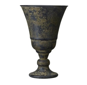 Jarrón decorativo de metal de hierro hecho a mano con detalles vintage únicos para decoración de restaurante de oficina en casa y centros de mesa de eventos - Product Image 3