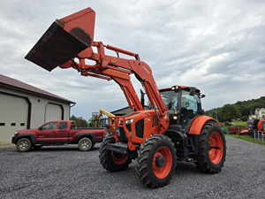 Tracteur agricole Kubota M7-132 Deluxe en excellent état, multifonctionnel, de haute qualité à prix avantageux - Product Image 6