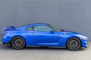 Nissan GT-R Skyline Edition 2024 Premium Usado, 1 de 100 Modelos Edición Skyline - Product Image 2