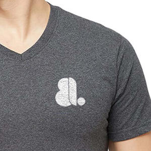 T-shirt pour homme à col en V avec logo personnalisé, couleur unie, manches courtes, vente en gros, t-shirts pour homme à col en V, manches courtes, 100% coton, vierge - Product Image 4