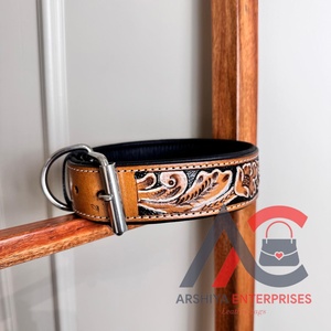 Collar de perro de cuero tallado a mano Floral ajustable de alta calidad, correa de perro acolchada cómoda de lujo para entrenamiento - Product Image 1