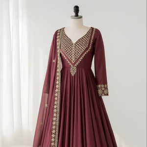 Nuevo diseñador Wedding Party Wear Heavy Roman Simmer Seda Bordado Secuencia Trabajo y vestido de trabajo de encaje de lujo con pantalón y Dupatta - Product Image 1