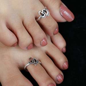 Anillos de Dedo de Pie para Bebé Tridha de Oro de 18K (Par) con Diamante como Piedra Principal, Regalo de Compromiso/Boda - Product Image 1