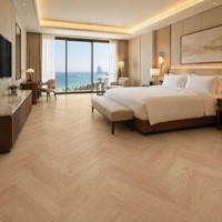 Plancher en chêne blanc à chevrons de 15 mm |   Noyau de bouleau russe |   Certifié E0 |   Disponible en RTS