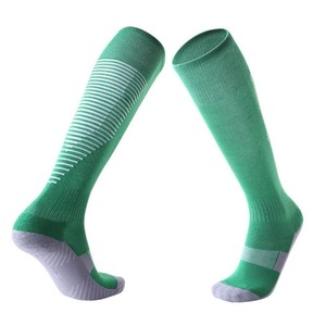 ถุงเท้ากีฬาแห้งเร็วเป็นมิตรกับสิ่งแวดล้อมดีไซน์ไล่ระดับความยาวถึงเข่าพื้นรองเท้าฟุตบอลบาสเก็ตบอล - Product Image 2