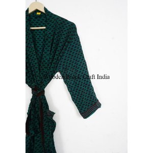 Robe Kimono Vintage en Soie Pure à Motifs Floraux, Légère pour l'Été, Robe de Plage Douce pour Fêtes, Faite à la Main en Inde, Vente en Gros - Product Image 3