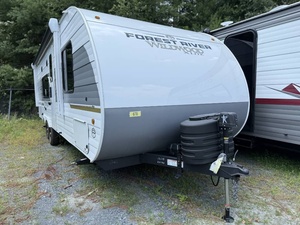 CLEAN Nouveau 2025 Foorest River Wildwood X-Lite 261BHXL - Product Image 1