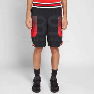 Pantalones cortos de baloncesto de fútbol OEM hechos a medida de alta calidad, pantalones cortos de gimnasio para hombres con bolsillos para deportes - Product Image 2