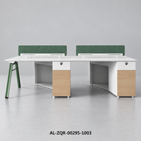 Poste de travail de bureau pour quatre personnes, avec pieds en A verts, panneaux de 25 mm et armoires intégrées, idéal pour les espaces de travail partagés modernes.