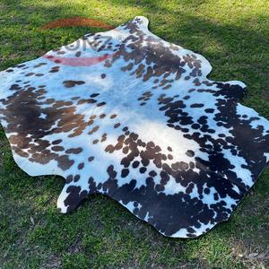 Pieles de vaca tricolor con hermoso pelo, de fábrica, al por mayor, para decoración de interiores y productos personalizados - Product Image 1