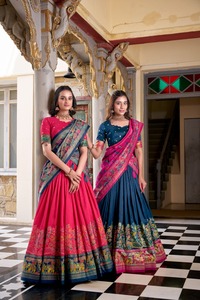 Lehenga Choli de Seda Tussar Semi-Cosido para Adultos, Escote Corazón, Silueta en A, Largo hasta el Suelo, Espalda Descubierta, Estampado Metalizado para Bodas - Product Image 5