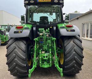 Tracteur agricole John Deere 6145R 4x4 à couple élevé |   Châssis durable et respectueux de l'environnement John Deere 6145R |   Tracteur agricole à moteur de niveau 4 - Product Image 3