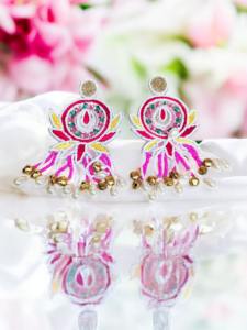 Boucles d'oreilles élégantes brodées de perles de rocaille pour femmes, accessoires de mode faits à la main, boucles d'oreilles brodées pour fêtes - Product Image 2