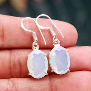 Pendientes de Plata de Ley 925 Hechos a Mano con Ópalo Lechoso, Color Blanco, Forma Ovalada, Piedra Preciosa Solitaria, Joyería para Regalo - Product Image 4
