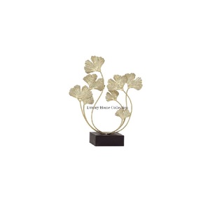 Sculpture et objet de couleur or de concepteur de feuilles avec base de couleur noire pour la décoration de pièce maîtresse de table de mariage et de villa - Product Image 1