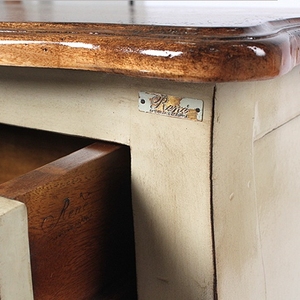 Mueble de Salón con Número de Serie 2609, Hecho de Madera de Caoba con 2 Cajones, Puede Usarse como Lámpara de Noche, Precio Accesible - Product Image 5