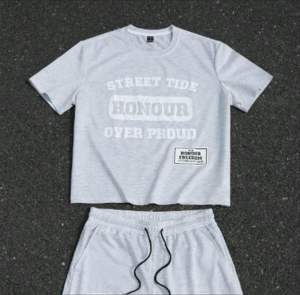 Ensemble de 2 t-shirts et shorts pour hommes sérigraphiés sur mesure du fabricant, tenue d'été respirante 100% coton pour tenue décontractée - Product Image 2