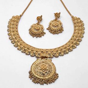 Venta al por mayor de collares cortos chapados en oro de 14K 18K 24K, conjunto de joyería de diseño floral tradicional, conjunto de joyería de moda relleno de oro de latón. - Product Image 2