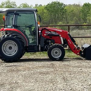 2025 Tractor Massey Ferguson 2M.50 de potencia compacta con modelo de tendencia de gran rendimiento - Product Image 1