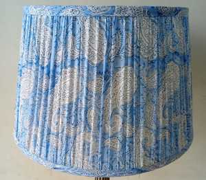 Pantalla de tambor plisada reunida decorativa moderna en tela azul verde con juego de anillos Ideal para lámparas de mesa y Escritorio - Product Image 2