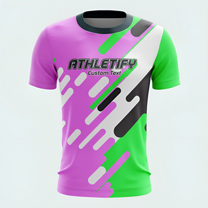 Fabriqué sur mesure pour hommes Maillot de football personnalisable Vêtements de sport de haute performance avec logo de l'équipe et numéros - Product Image 1