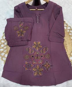 ÚLTIMO RAYÓN MULTI BORDADO HILO TRABAJO CONJUNTO DE 2017 ROPA FORMAL COLOR MORADO PRECIO AL POR MAYOR ROPA ÉTNICA - Product Image 4