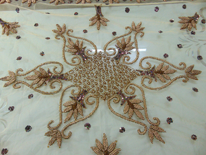 Organza de mariage à motif géométrique de haute qualité et chemin de table brodé à la main en filet Offre Spéciale salle à manger et maison élégantes - Product Image 5