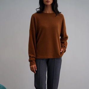 เสื้อสเวตเชิ้ต100% คอกลมแขนยาวสำหรับผู้หญิงเสื้อสเวตเชิ้ตซักลำลองแบบคลาสสิกเสื้อสวมหัวสีพื้นคุณภาพสูงโลโก้ได้ตามต้องการ - Product Image 5