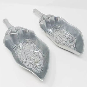 Elegante cuenco de servicio de aluminio brillante con textura suave adecuado para banquetes, casas familiares y lugares de celebración - Product Image 1