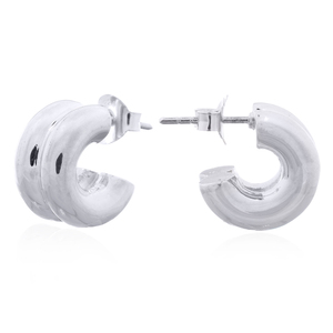 Pendientes de Plata de Ley Tubulares Redondos con Doble C en Relieve - Product Image 2