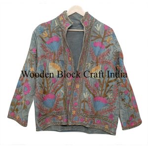 Veste matelassée pour femme faite à la main, automne/hiver, broderie Suzani, courte, en coton tissé rayé, style traditionnel, design boutonné - Product Image 6