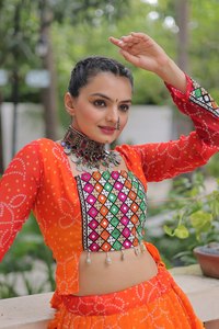 NOUVEAU Zain Exports LEHNGA BANDHANI IMPRIMÉ avec TRAVAIL KUTCH GAMTHI LONGUEUR RÉGULIÈRE REVERSIBLE CASUAL pour DIWALI/MARIAGE - Product Image 3