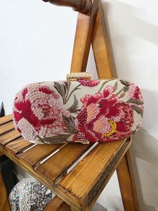 กระเป๋าใส่ขนมเรซิ่นไข่มุกปักลายดอกไม้สำหรับงานแต่งงานตอนเย็นแบบลำลองแฟชั่นสไตล์ชนเผ่า - Product Image 2