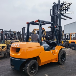 Chariot élévateur TOYOTA 7FD50 5 tonnes d'occasion, chariot élévateur d'occasion du Japon, 5 tonnes, moteur 14Z, machine d'occasion, à essence, avec déplacement latéral - Product Image 1