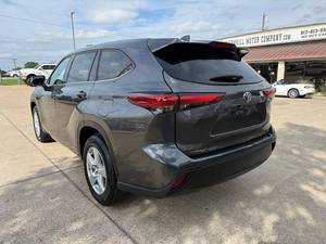 Voiture d'occasion fiable Toyota Highlander LE 2021 - Product Image 2