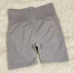 Pantalones cortos deportivos de cintura alta personalizables para mujer Pantalones deportivos de LICRA de nailon con cintura elástica con patrón sólido Tamaños personalizados - Product Image 3