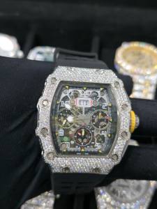 Montres mécaniques de luxe personnalisées de haute qualité en alliage de diamant carré avec bracelet en caoutchouc, fabriquées à la main, de qualité supérieure, hip-hop, VVS - Product Image 2