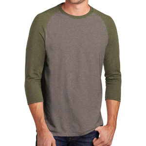 T-shirt décontracté pour homme à manches raglan 3/4, col rond, couleur unie, gris avec bordure contrastante vert foncé, coupe classique, tricoté - Product Image 1