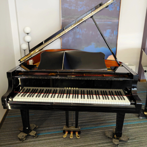 เปียโนแกรนด์ Yamaha C5B สภาพดีเยี่ยม จัดส่งรวดเร็ว งานฝีมือดั้งเดิม สวยงาม คีย์เรียบลื่น มือสอง 2153654 - Product Image 1