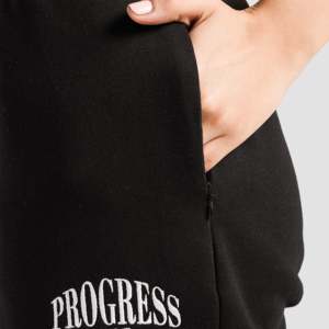 Ropa Deportiva Negra para Correr Empower Regular Joggers - Product Image 5
