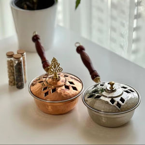 Quemador de Incienso de Latón Hecho a Mano de Primera Calidad, Adecuado para Celebraciones Culturales de Incienso y Experiencias de Fragancia Hermosa - Product Image 1