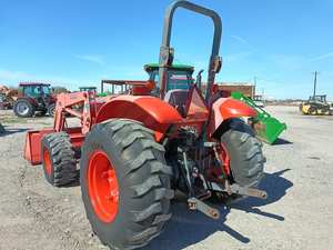   Tracteur utilitaire M7040 - Durable, polyvalent et prêt pour le terrain - Product Image 5