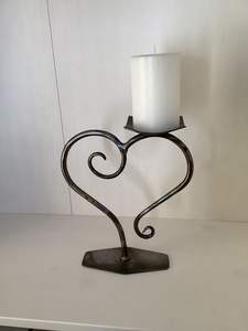 Portavelas de hierro forjado a mano, alto para el hogar de estilo vintage candelabro, eventos y exhibición decorativa - Product Image 3