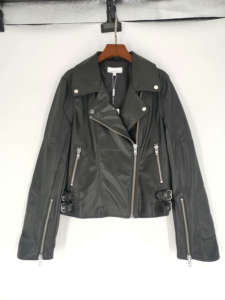 เสื้อแจ็คเก็ตผู้หญิงแฟชั่นปี 2022 สีดำ สไตล์สปริง/ออทั่ม ซิปหน้า เท่ห์ๆ สไตล์ไบค์เกอร์ หนังวีแกน - Product Image 6