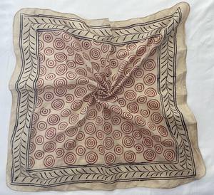 Pañuelo de Algodón con Estampado Artesanal, Estilo Bohemio, Diseño Único - Product Image 2